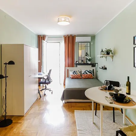 Апартаменты Elegantly Styled L Breakfast L Self Check-in L Fair Nearby