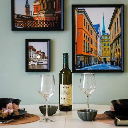 Elegantly Styled L Breakfast L Self Check-in L Fair Nearby * Нови-Сад